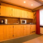Mom - Alpine Boutique Apartments, Romantica, Near Terminal
