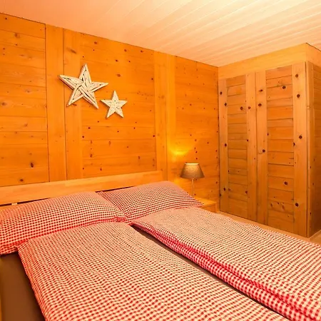 Mom - Alpine Boutique Apartments, Romantica, Near Grindelwald Terminal Apartment
