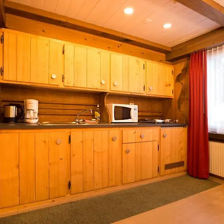 Mom - Alpine Boutique Apartments, Romantica, Near Grindelwald Terminal