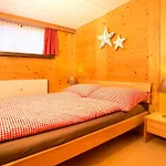 Mom - Alpine Boutique Apartments, Romantica, Near Terminal